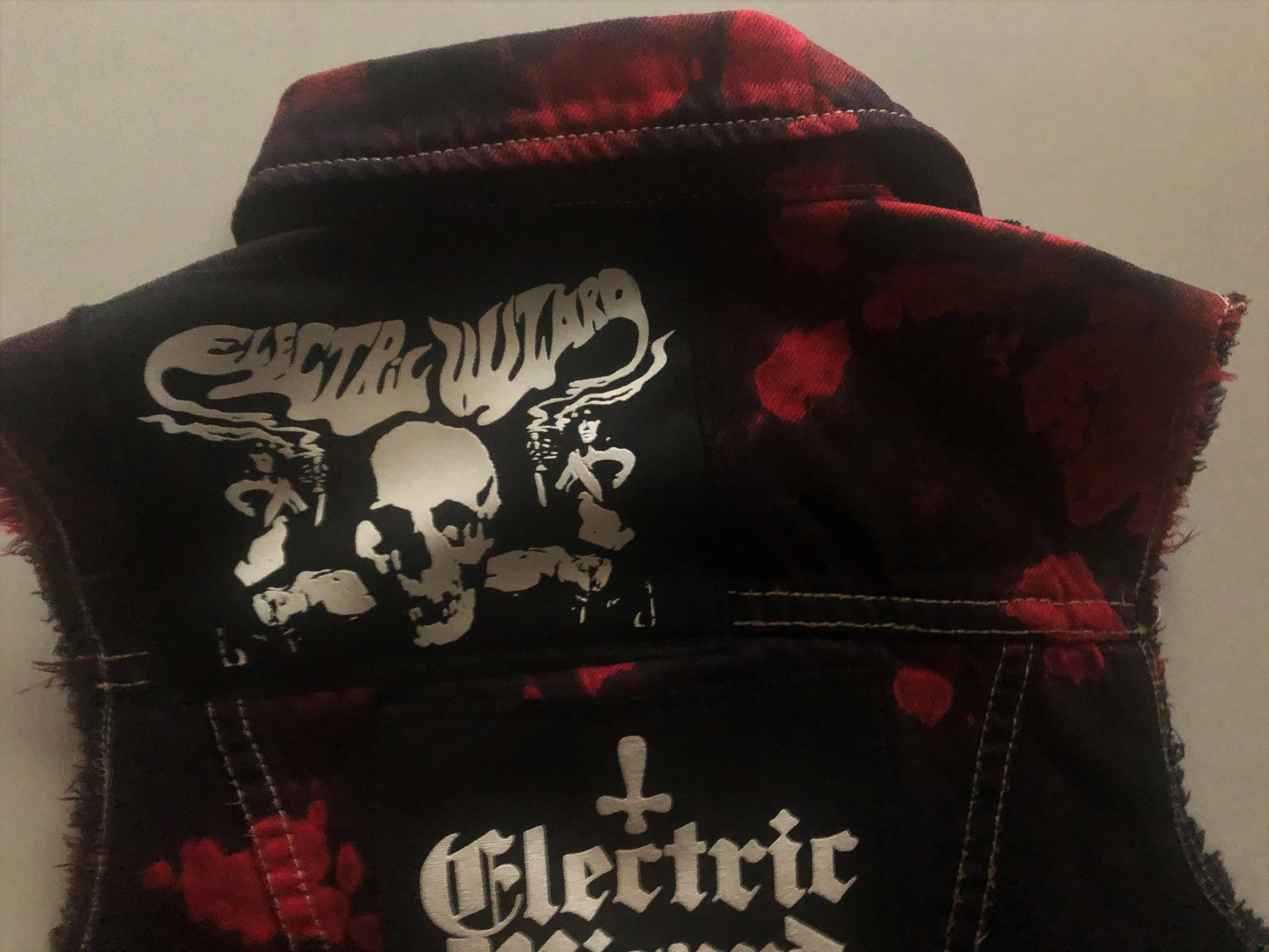 Electric Wizard Girls' Black 'n' Bloody Red Tie-Bleach Denim Cut-Off Black Mass Doom Metal