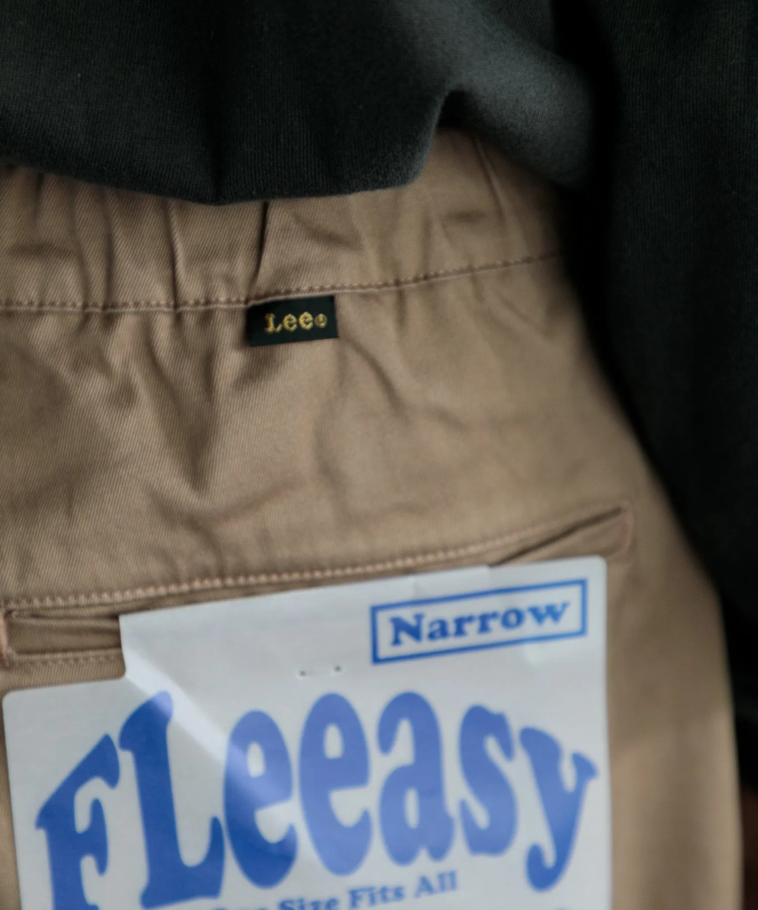 【MEN , WOMEN】Lee Fleeasy Narrow チノパンツ