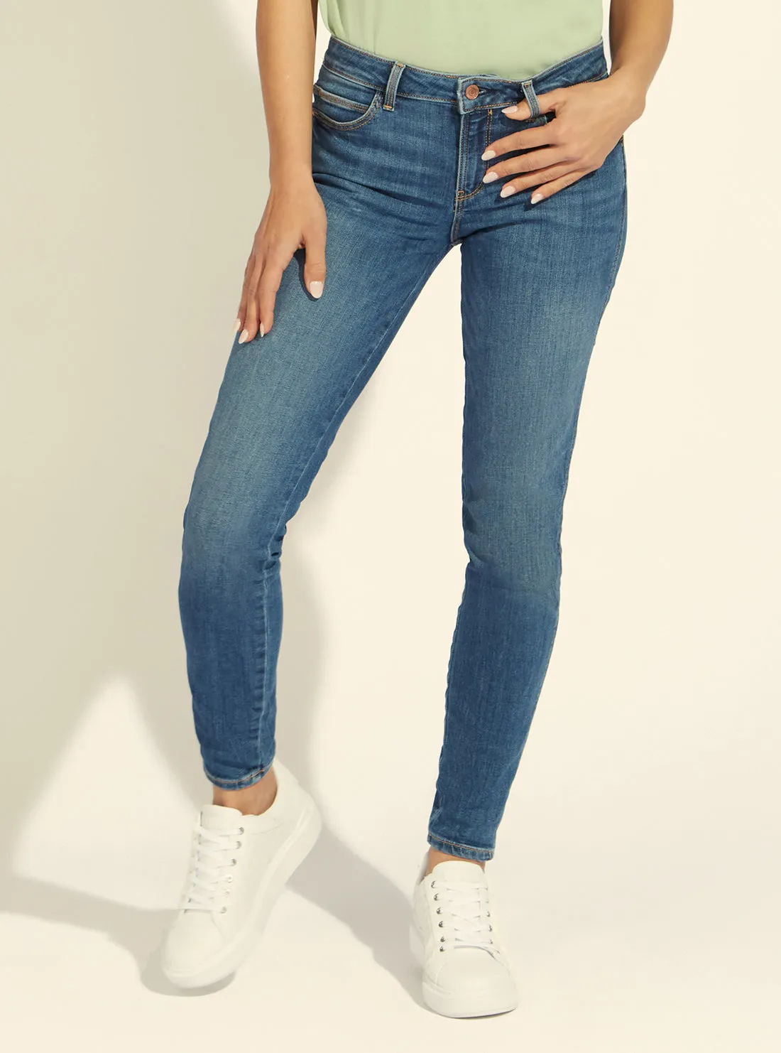 Mid-Rise Skinny Curve Denim Jeans in Carry Mid Wash