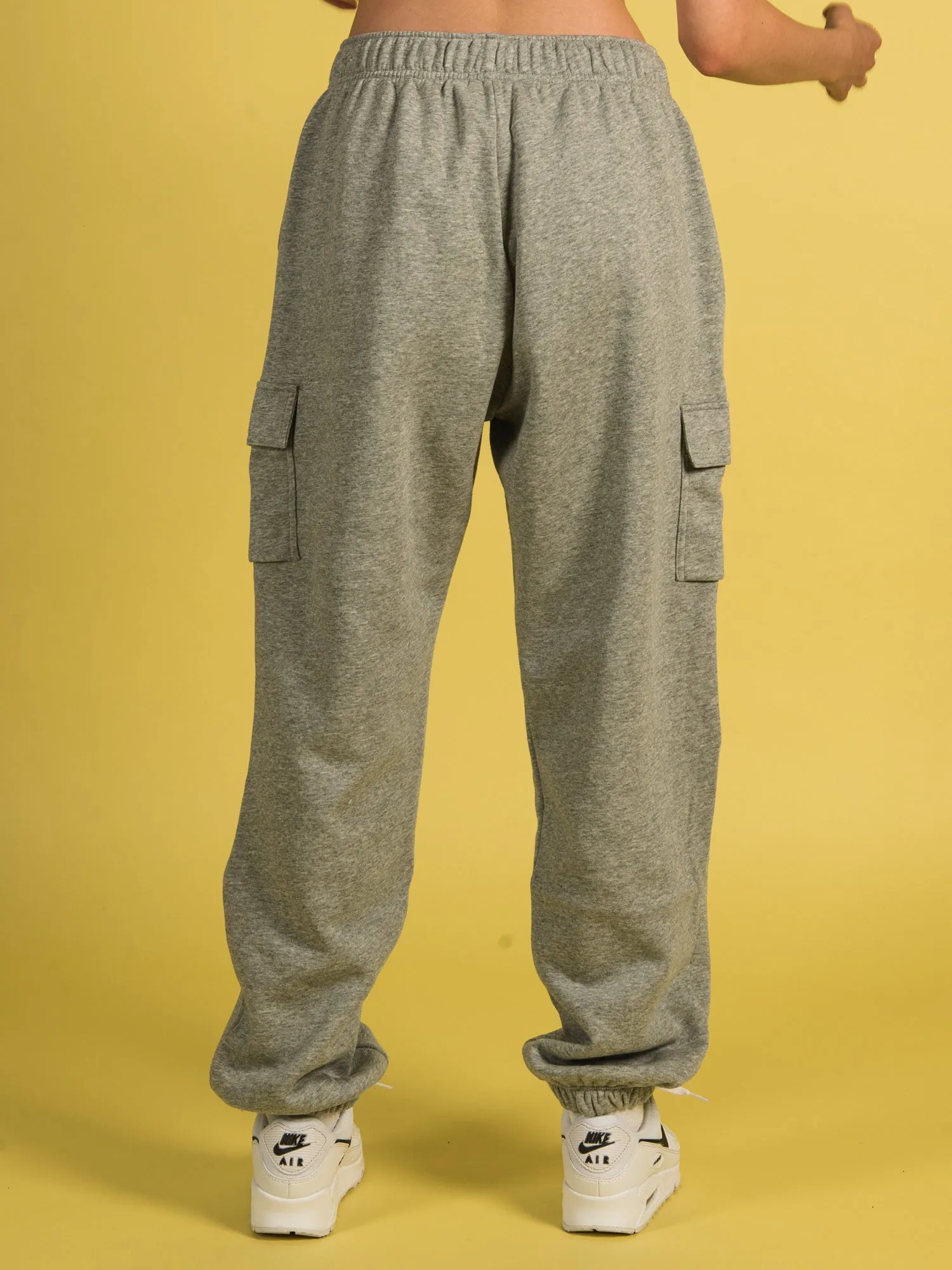 NIKE SPORTSWEAR CLUB CARGO PANTS