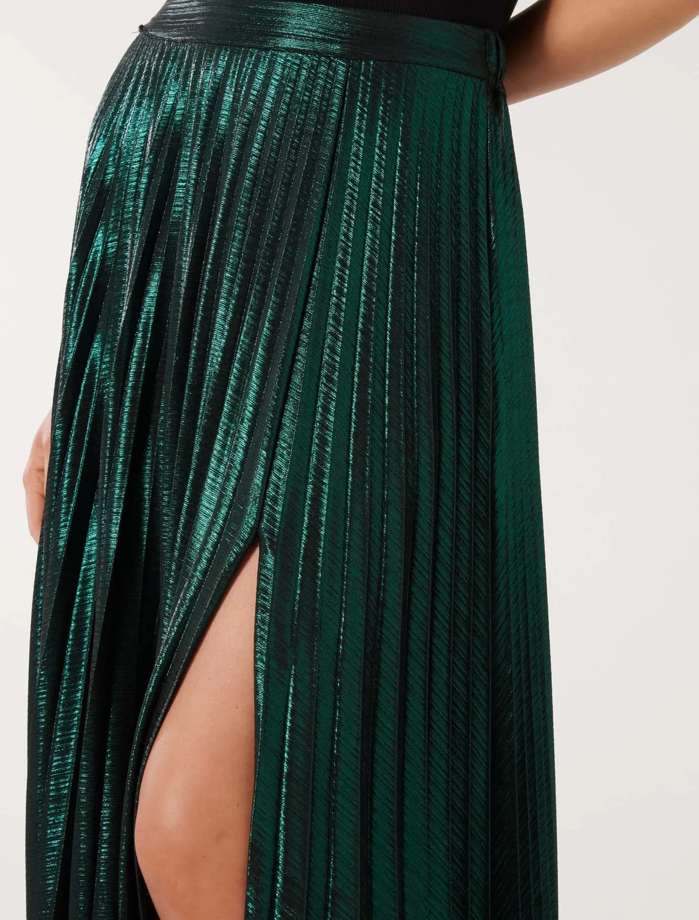 Rylee Metallic Pleated Skirt