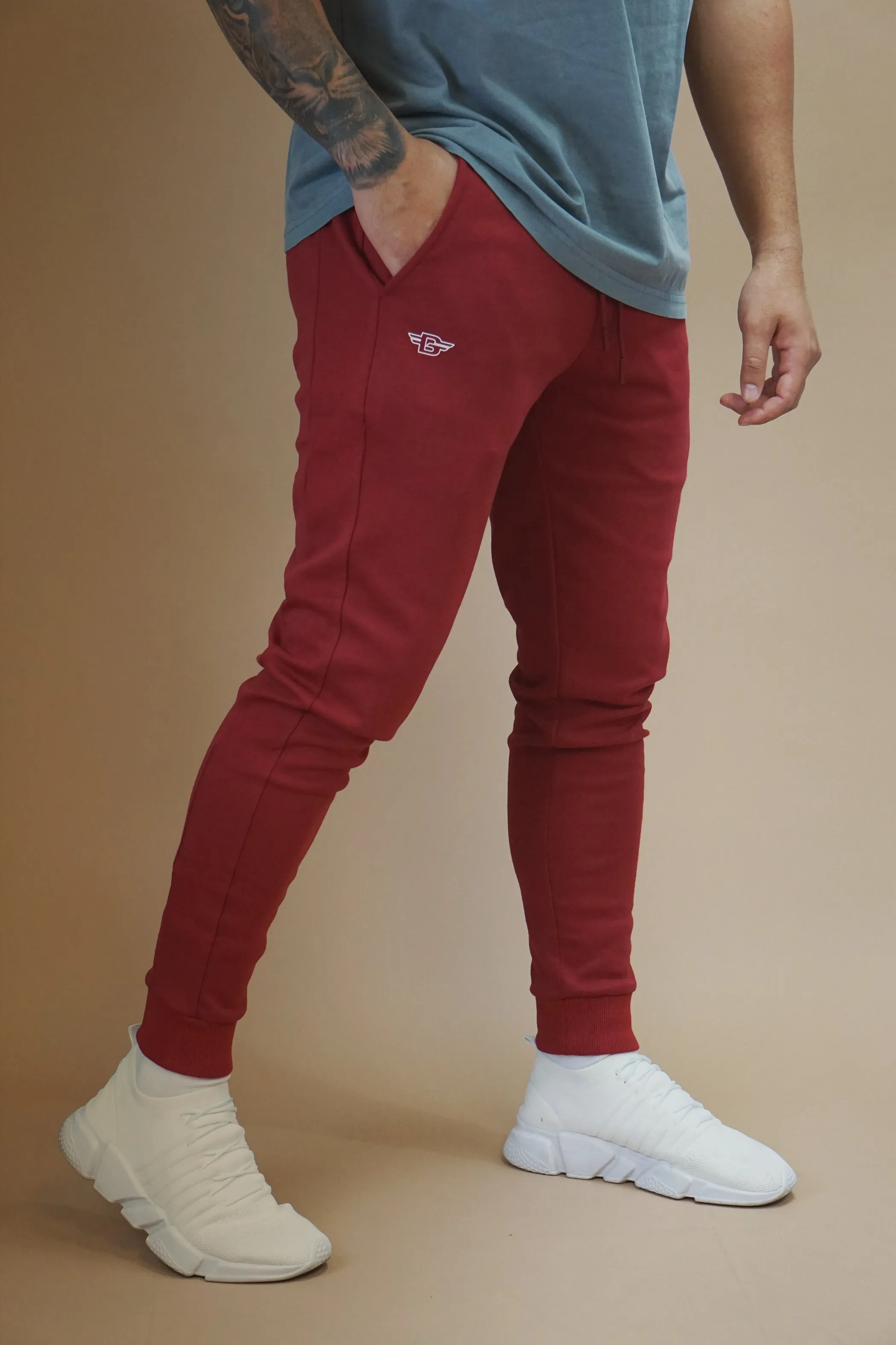 Vento Joggers / Red